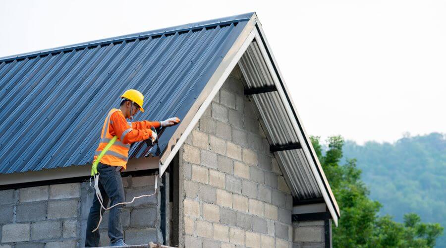 Professional gutter cleaning in Pitts, GA